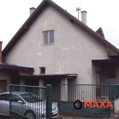 Rodinný dom s garážou v Žarnovici - predané